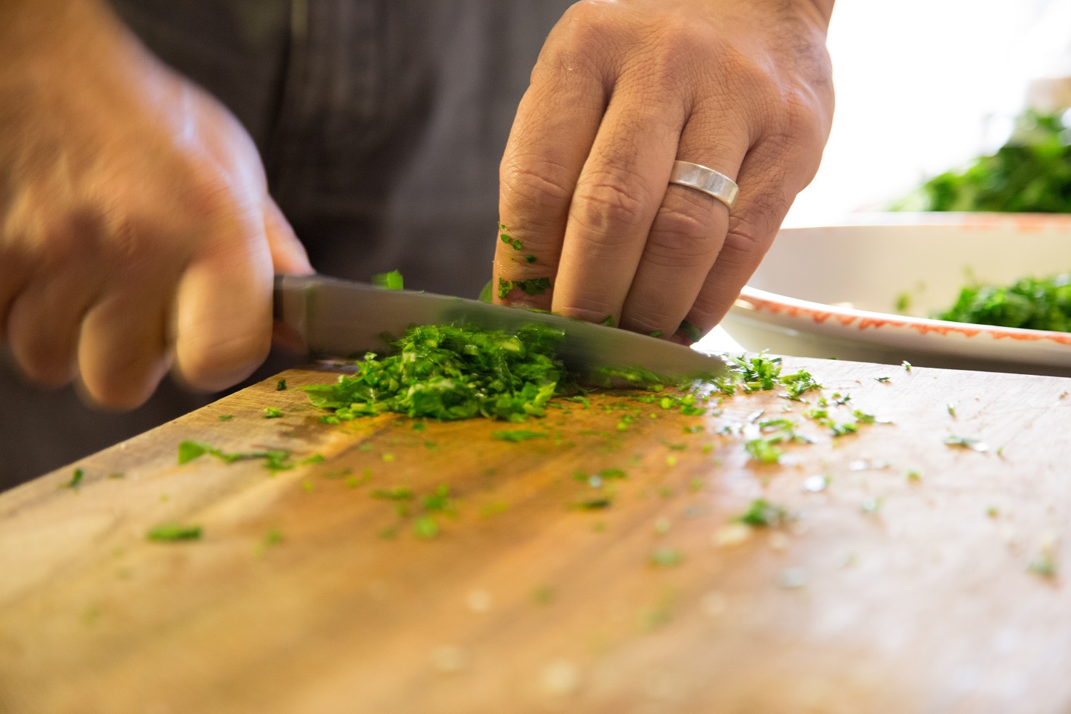 Cutting board knife herbs