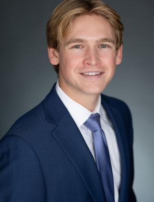 Jamie Logan Headshot